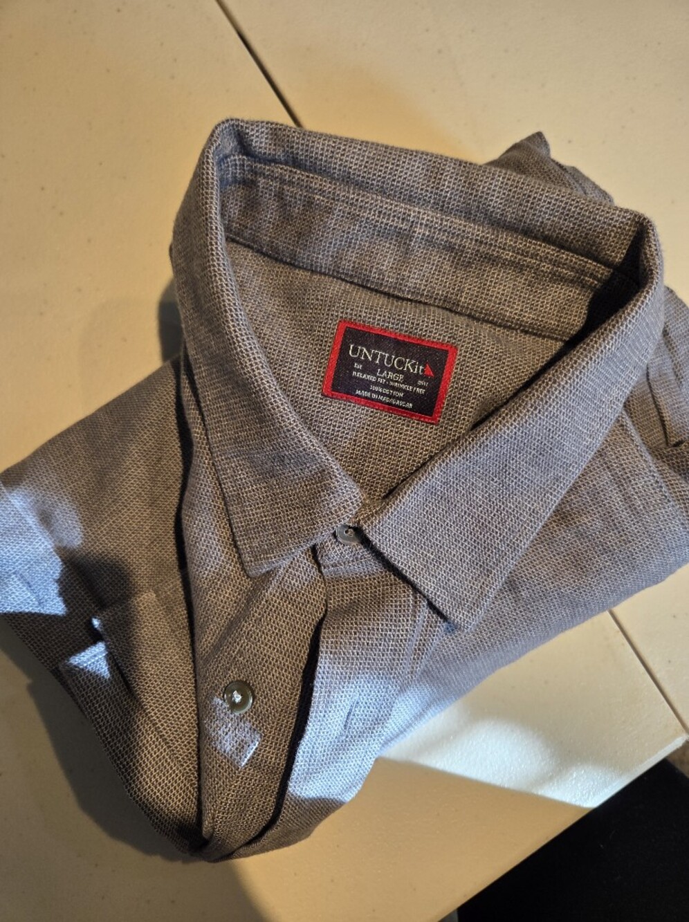 UNTUCKit Men's Light Gray Textured Button-Down Shirt